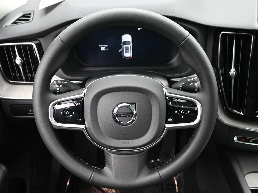 new 2025 Volvo XC60 car, priced at $52,360