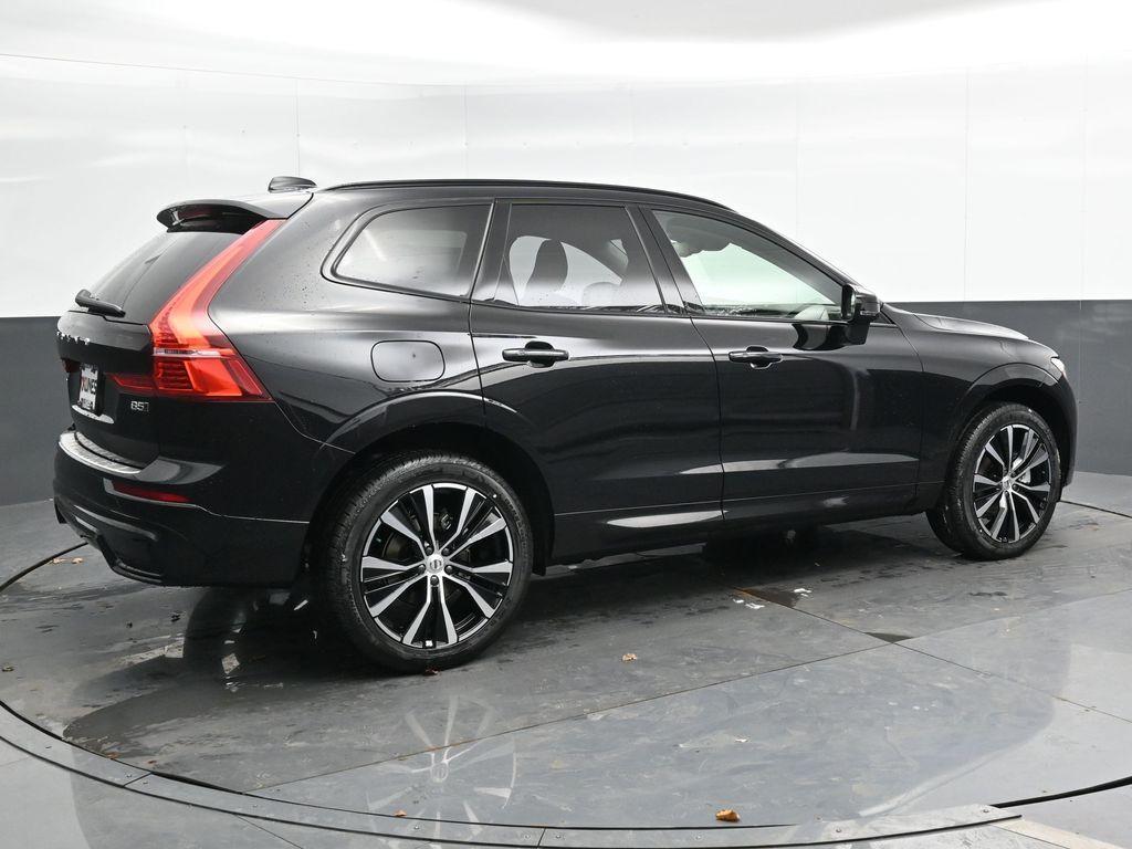 new 2025 Volvo XC60 car, priced at $52,360