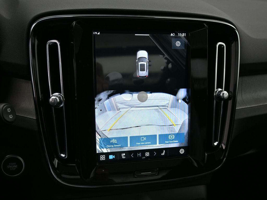 new 2025 Volvo XC40 car, priced at $45,250