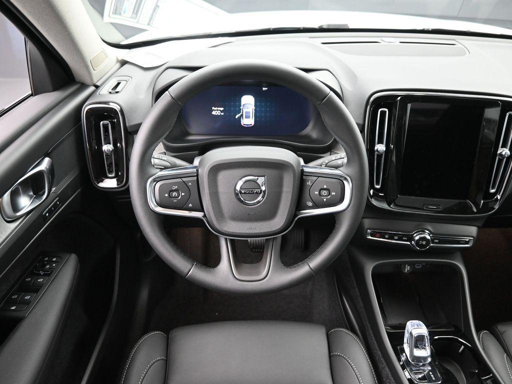 new 2025 Volvo XC40 car, priced at $49,810