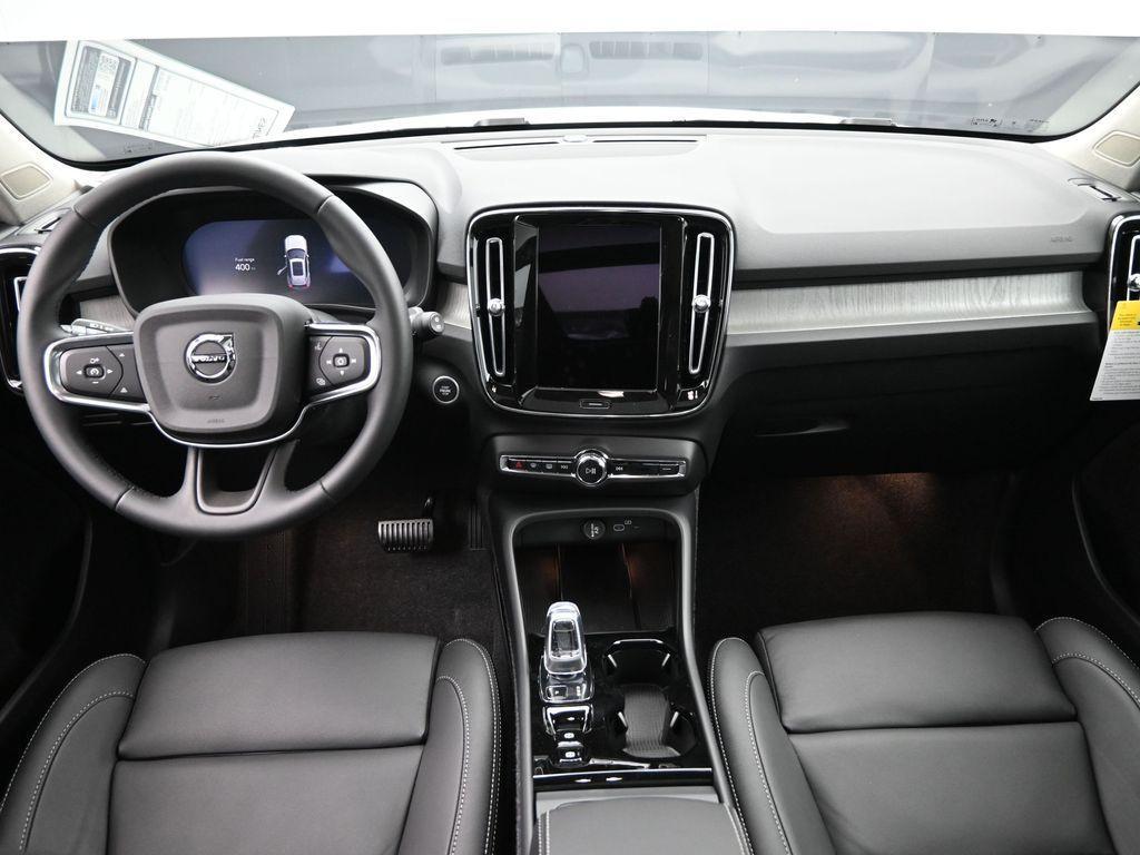 new 2025 Volvo XC40 car, priced at $49,810