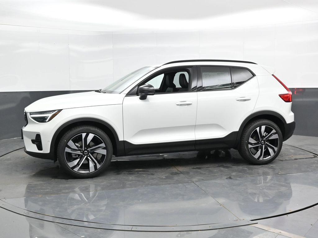 new 2025 Volvo XC40 car, priced at $49,810