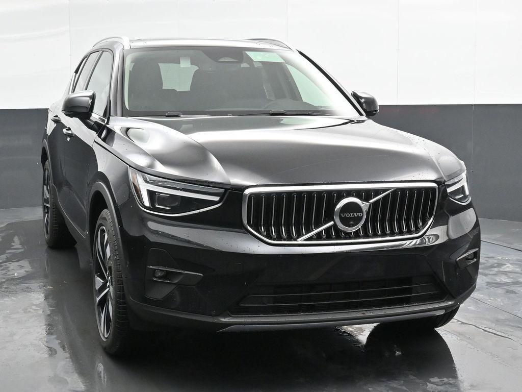 new 2025 Volvo XC40 car, priced at $50,050