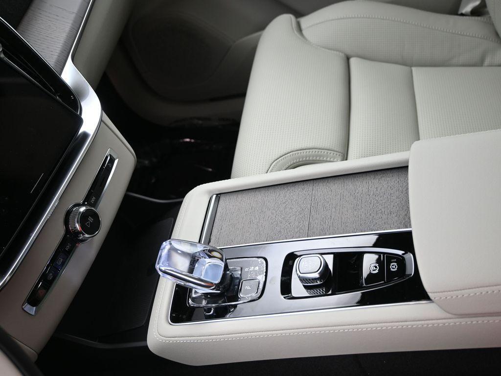 new 2025 Volvo XC90 car, priced at $76,150