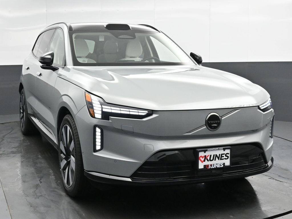 new 2025 Volvo EX90 car, priced at $85,640