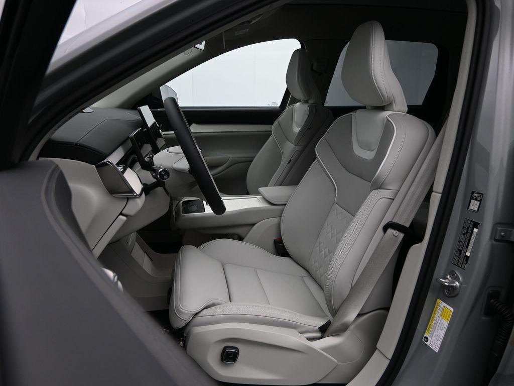 new 2025 Volvo EX90 car, priced at $85,640