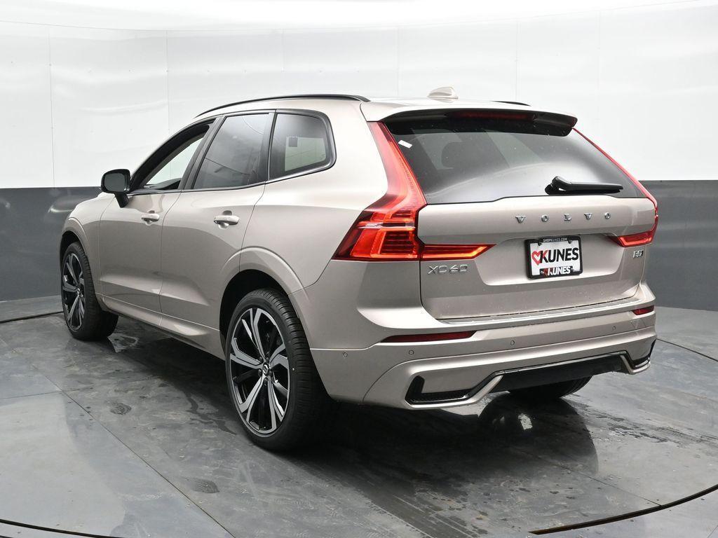 new 2025 Volvo XC60 car, priced at $60,660