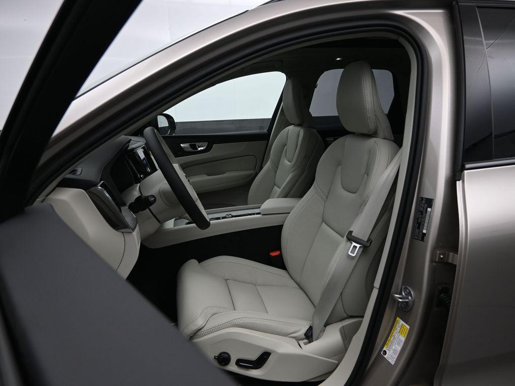 new 2025 Volvo XC60 car, priced at $60,660