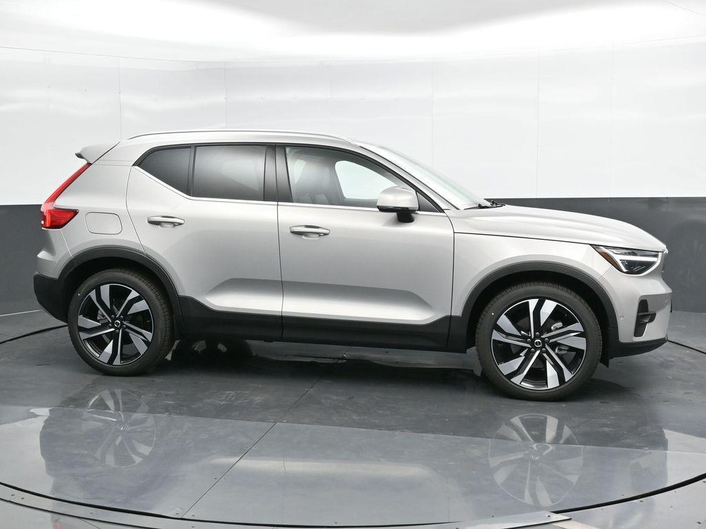 new 2024 Volvo XC40 car, priced at $43,336