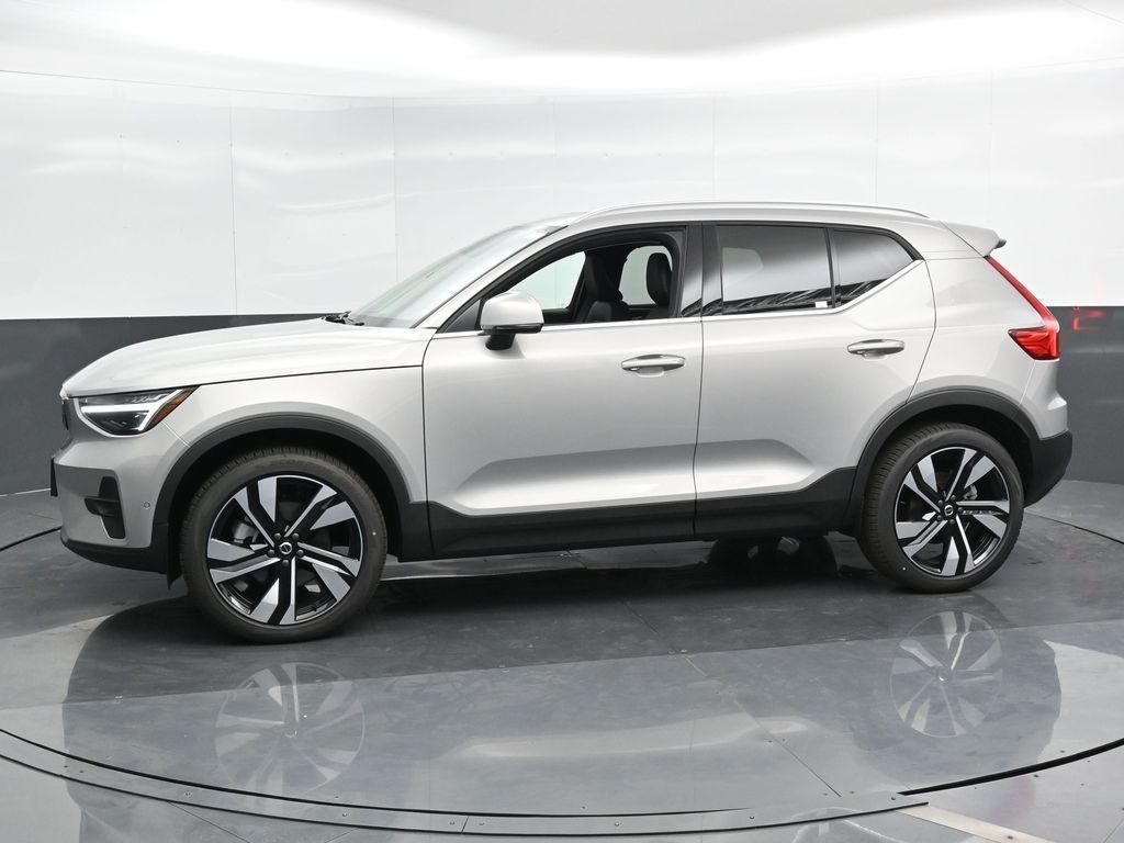 new 2024 Volvo XC40 car, priced at $43,336