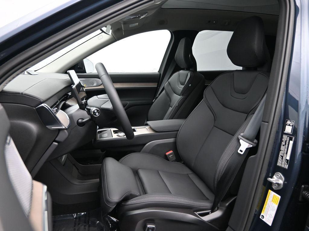 new 2025 Volvo EX90 car, priced at $90,200