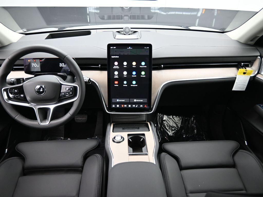 new 2025 Volvo EX90 car, priced at $90,200