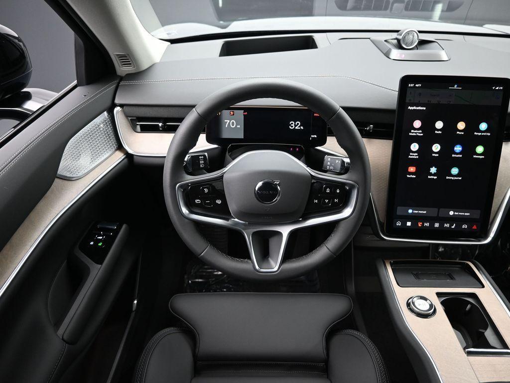 new 2025 Volvo EX90 car, priced at $90,200