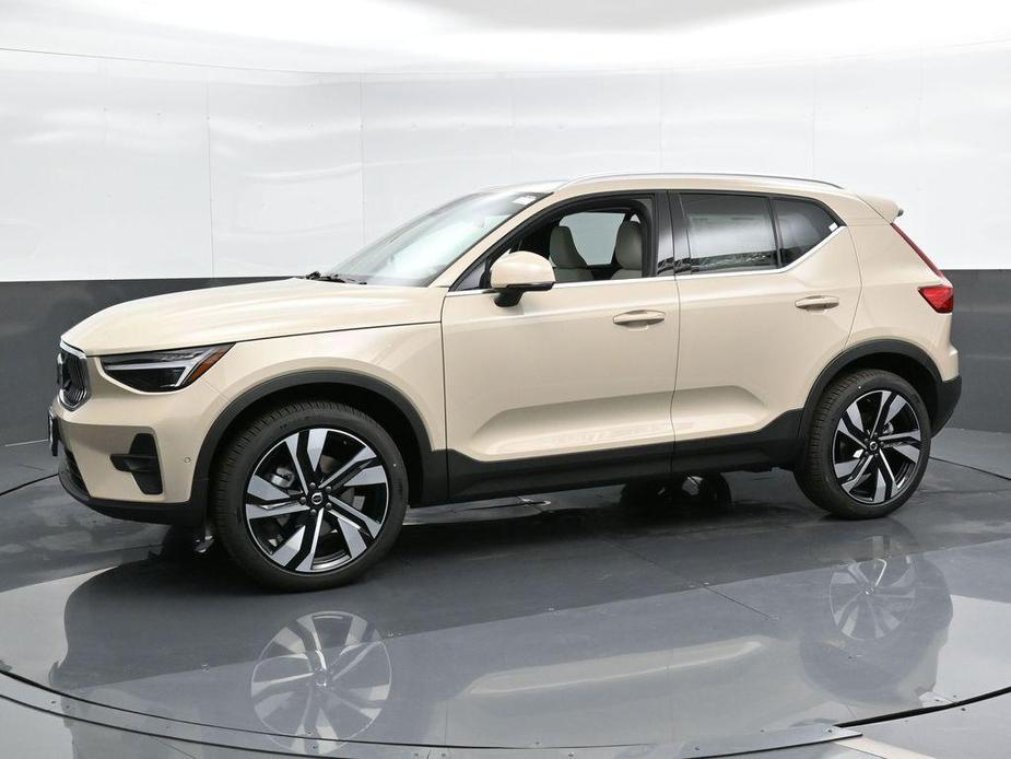 new 2025 Volvo XC40 car, priced at $47,325