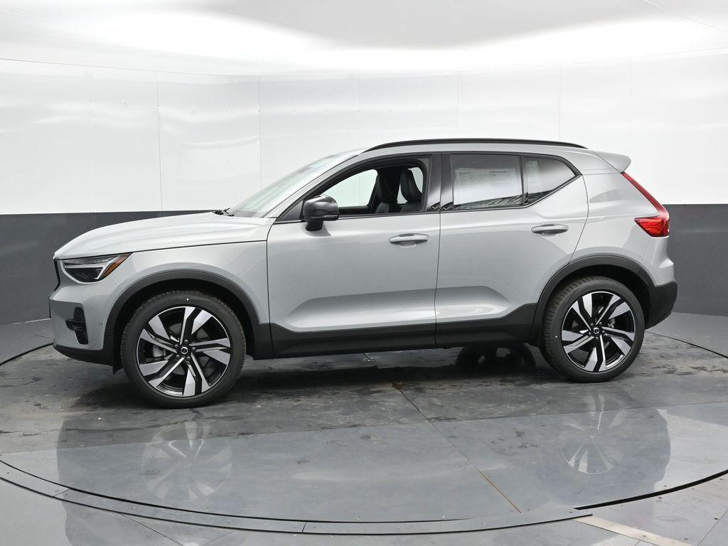new 2025 Volvo XC40 car, priced at $51,565