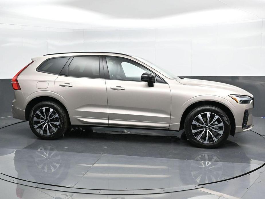 new 2025 Volvo XC60 car, priced at $50,035