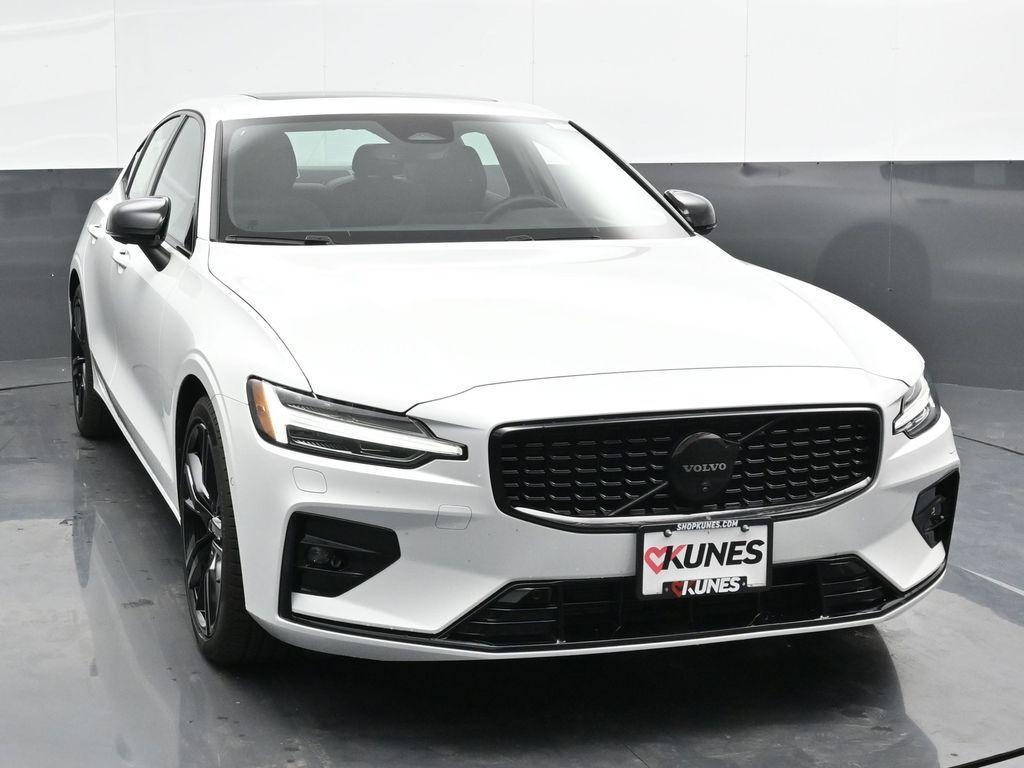 new 2024 Volvo S60 car, priced at $42,624