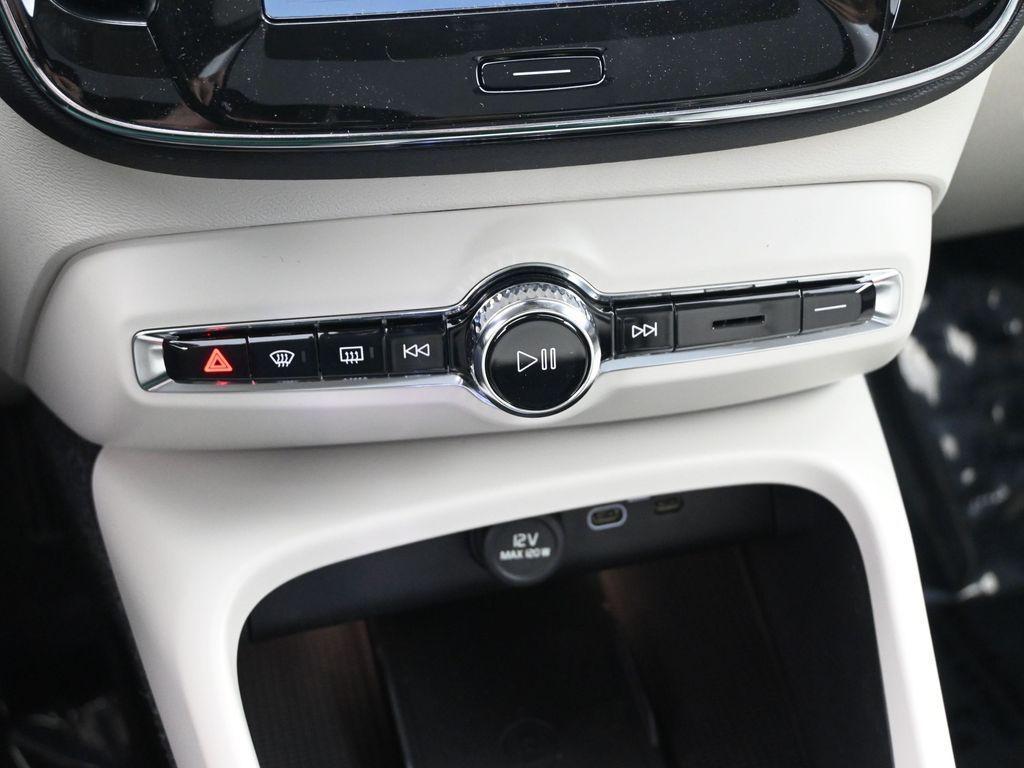 new 2026 Volvo XC40 car, priced at $51,975