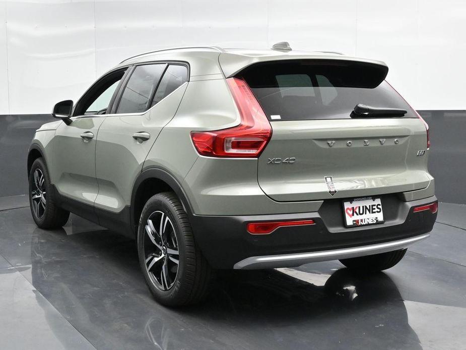 new 2025 Volvo XC40 car, priced at $41,495