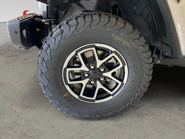 new 2025 Jeep Wrangler car, priced at $56,037