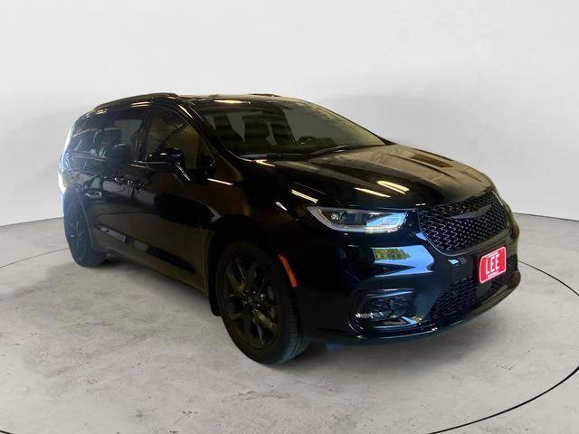 new 2026 Chrysler Pacifica car, priced at $57,005