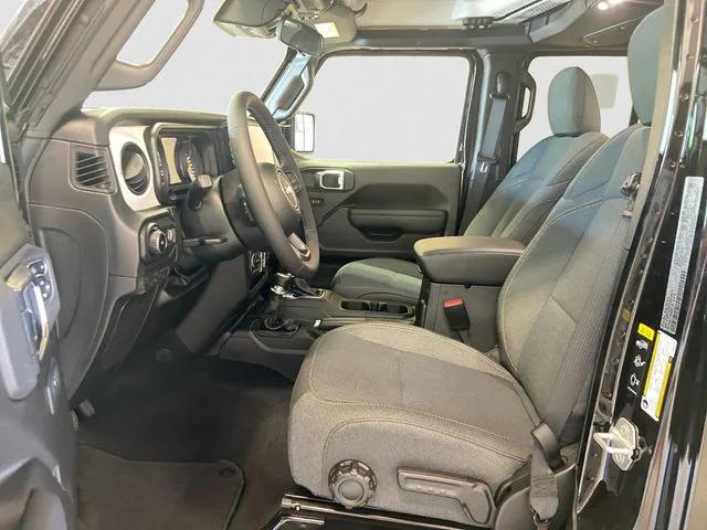 new 2025 Jeep Wrangler car, priced at $45,138