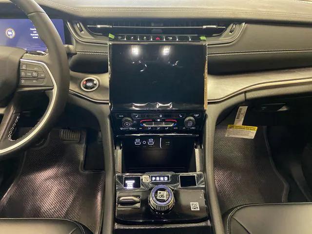 new 2025 Jeep Grand Cherokee car, priced at $46,550