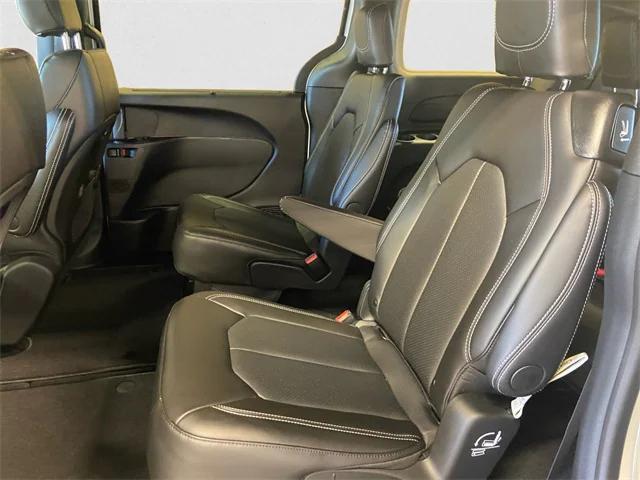 new 2024 Chrysler Pacifica car, priced at $46,978