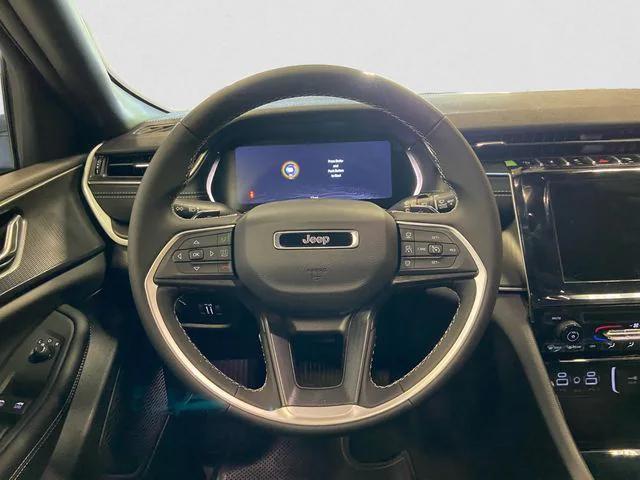 new 2025 Jeep Grand Cherokee car, priced at $39,759