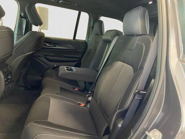 new 2025 Jeep Grand Cherokee car, priced at $39,759
