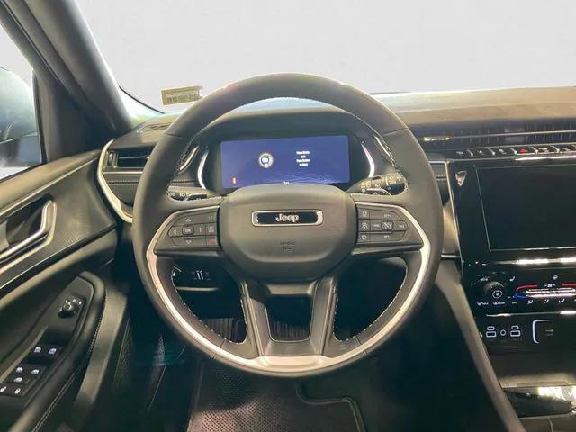 new 2025 Jeep Grand Cherokee car, priced at $41,844
