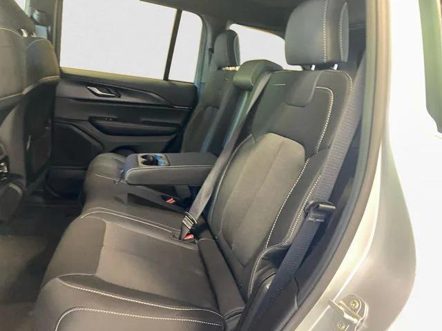 new 2025 Jeep Grand Cherokee car, priced at $41,844