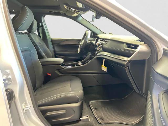 new 2025 Jeep Grand Cherokee car, priced at $41,844