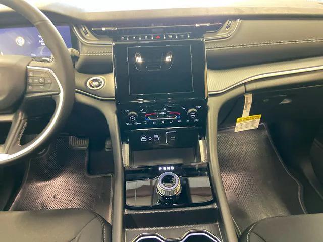 new 2025 Jeep Grand Cherokee car, priced at $41,844