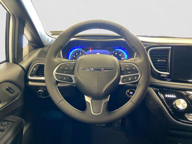new 2025 Chrysler Pacifica car, priced at $47,140