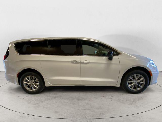 new 2025 Chrysler Pacifica car, priced at $47,140