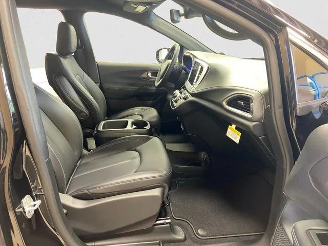 new 2026 Chrysler Pacifica car, priced at $43,635