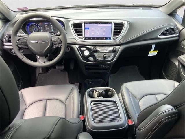 new 2024 Chrysler Pacifica car, priced at $47,078