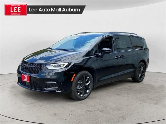 new 2024 Chrysler Pacifica car, priced at $48,195