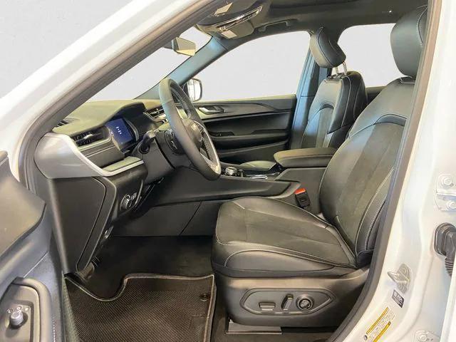 new 2025 Jeep Grand Cherokee L car, priced at $44,024