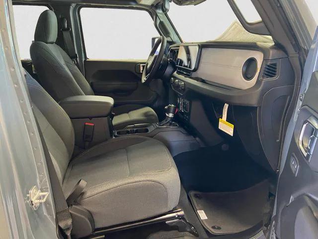 new 2025 Jeep Wrangler car, priced at $46,134