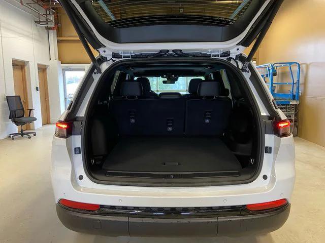 new 2025 Jeep Grand Cherokee car, priced at $44,445