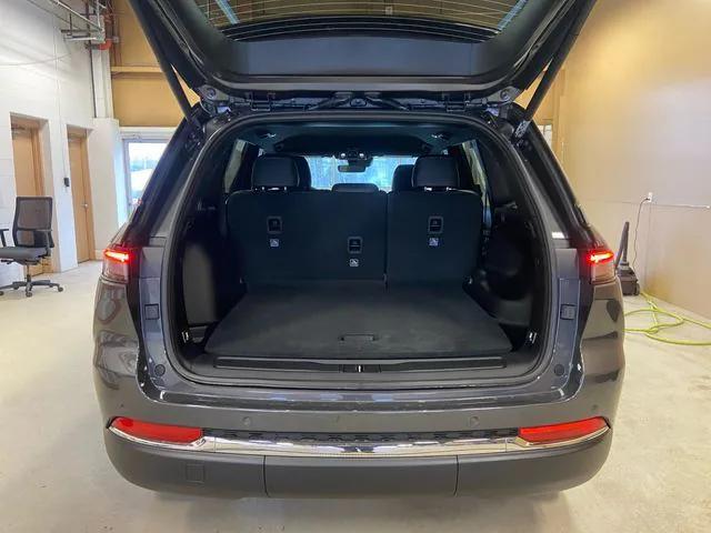 new 2025 Jeep Grand Cherokee car, priced at $46,390