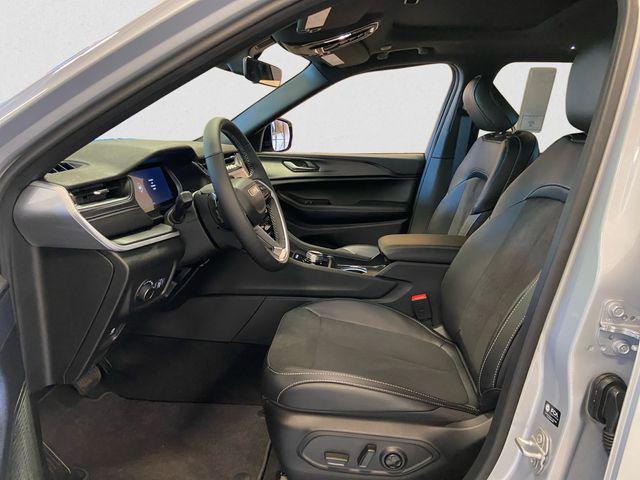 new 2025 Jeep Grand Cherokee car, priced at $44,229