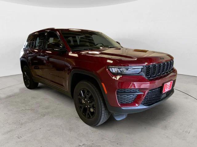 new 2025 Jeep Grand Cherokee car, priced at $45,583