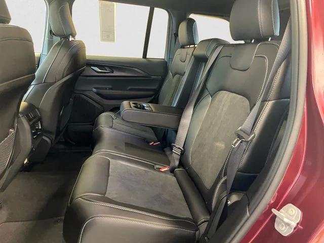 new 2025 Jeep Grand Cherokee car, priced at $45,583