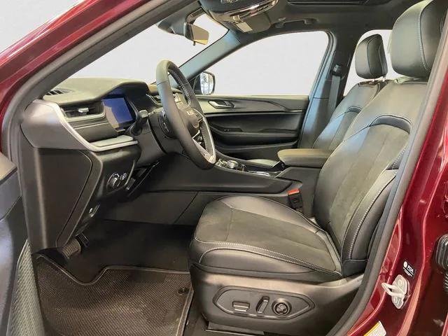 new 2025 Jeep Grand Cherokee car, priced at $45,583