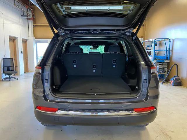 new 2025 Jeep Grand Cherokee car, priced at $40,603