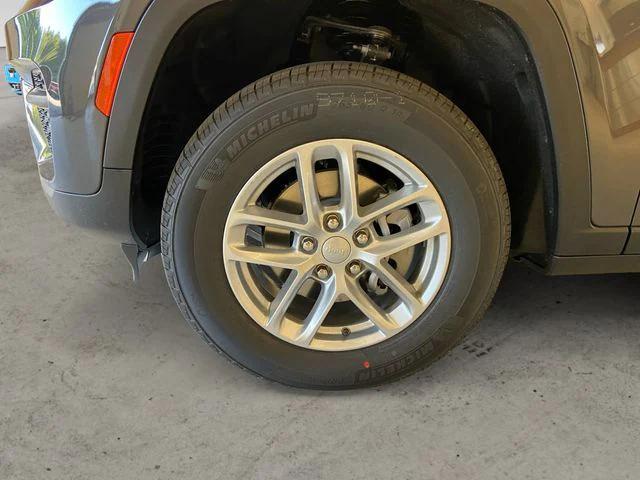 new 2025 Jeep Grand Cherokee car, priced at $40,603