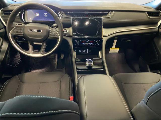 new 2025 Jeep Grand Cherokee car, priced at $40,603